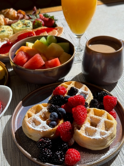 Café Osceola at Rosen Shingle Creek is one of the best local Orlando cafes near convention center.
