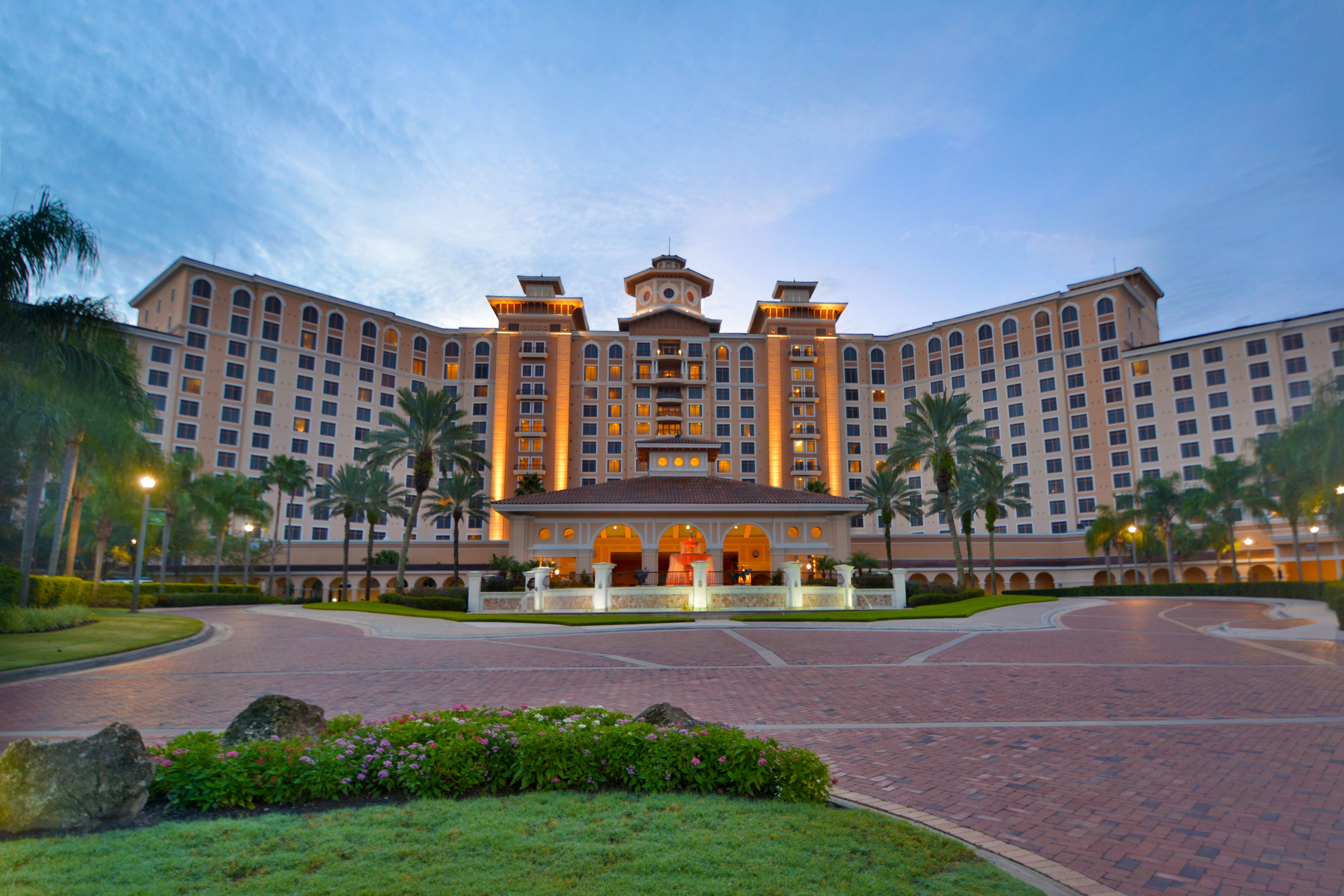 hotel-exterior-night – Rosen Shingle Creek®